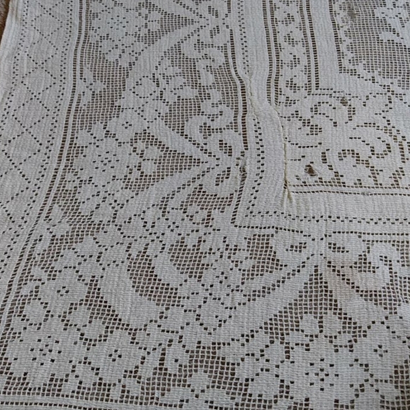 Vintage Table Cloth 65" x 80" - Picture 5 of 9